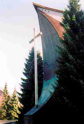 Mandorla - Kreuz umfa&szlig;t durch Heiligkeit